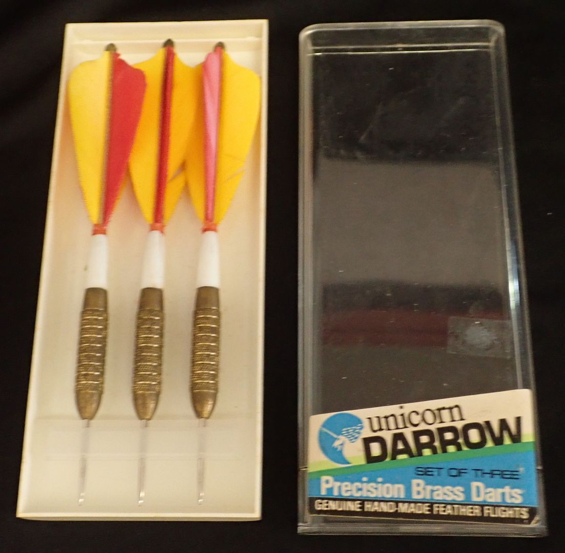 VTG UNICORN BRASS DARTS DARROW FEATHERS MED 22 GRAMS 71812 VTG UNICORN BRASS DARTS DARROW FEATHERS MED 22 GRAMS 71812