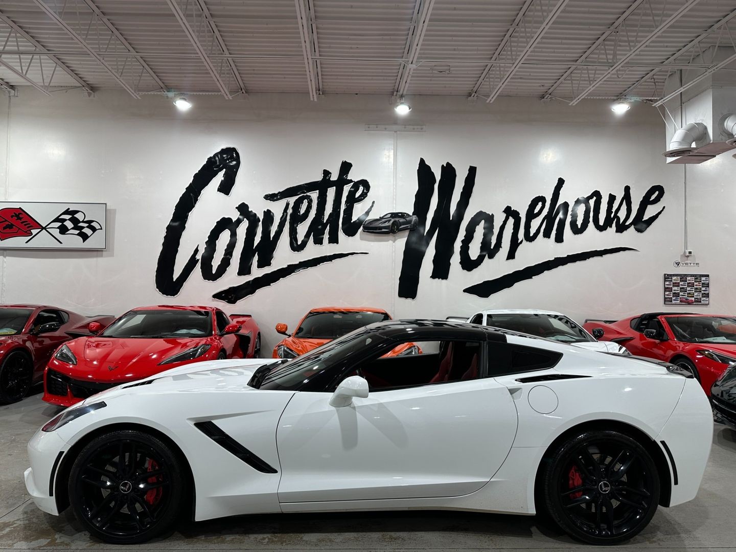 2015 [G8G] Arctic White Chevrolet Corvette   | C7 Corvette Photo 2