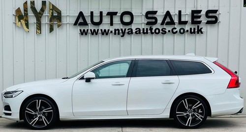 VOLVO V90 2.0 D4 Momentum Auto Euro 6 (s/s) 5dr 2018 - Picture 9 of 24