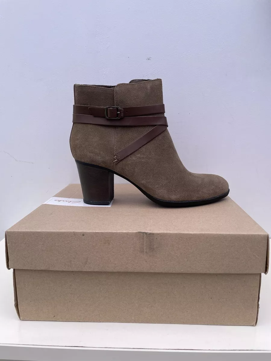 Clarks Ankle Boots Olive Women s UK 7D EU 41 Suede Olive Shoes
