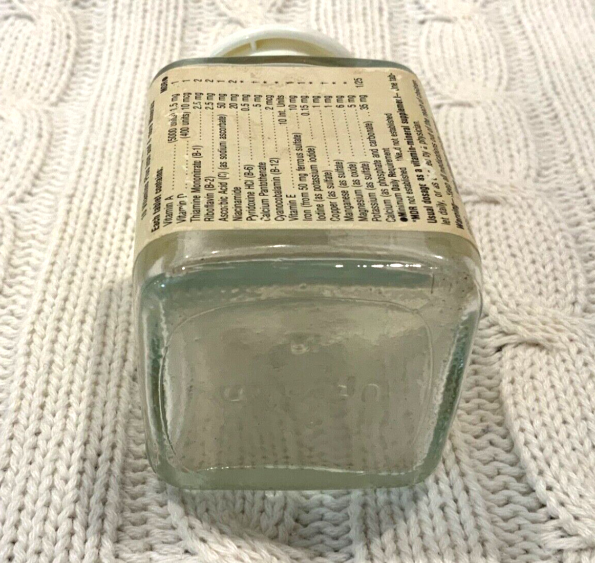 Vintage Upjohn Unicap M Empty Glass Vitamin Bottle Plastic Lid 1 3/4” W Display
