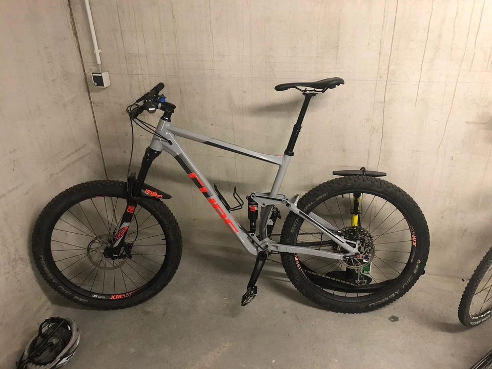 Cube Stereo 150 HPA Race 27.5+ 16 grey & flashred 22" GebrauchtSehrGuteZustand - Bild 2 von 4