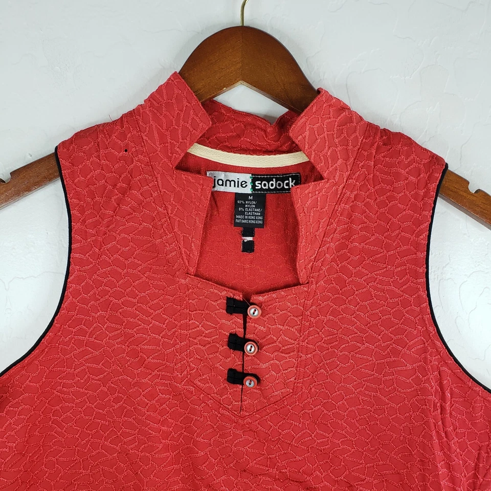 Camiseta de golf Jamie Sadock para mujer roja mediana geométrica 1/4 botón elástica Foto 4 de 4