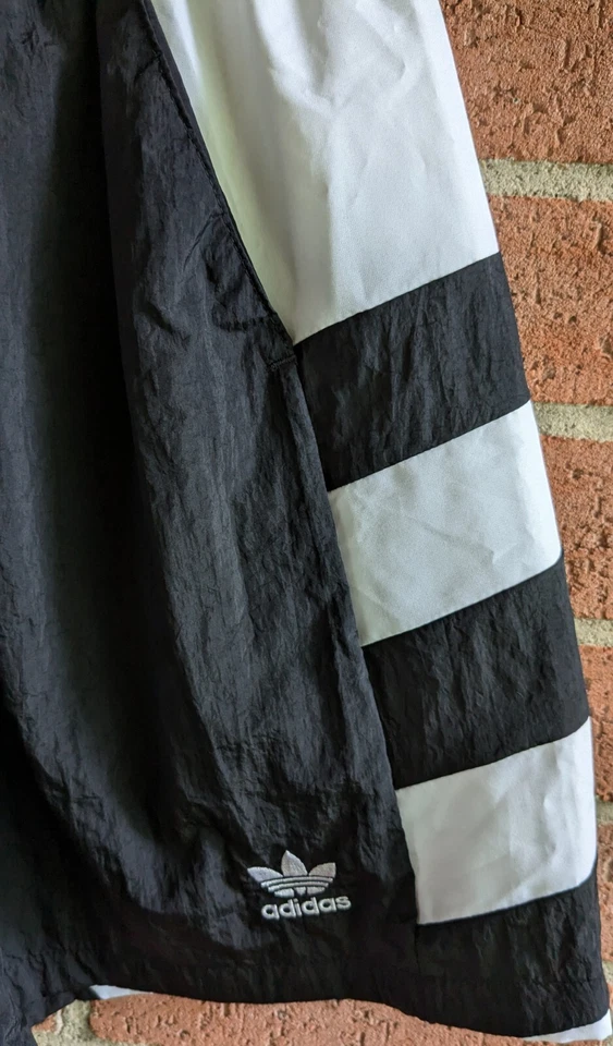 Nuevo Adidas Mujer Logo Pantalones Cortos XS Estilo Retro Trifolio Negro Blanco Fútbol Deportes Foto 3 de 4