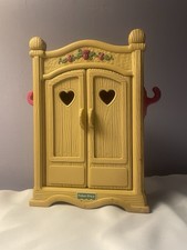 Vtg 1998 Fisher Price Briarberry Bear Collection Wardrobe Armoire w/ Dress  Hat