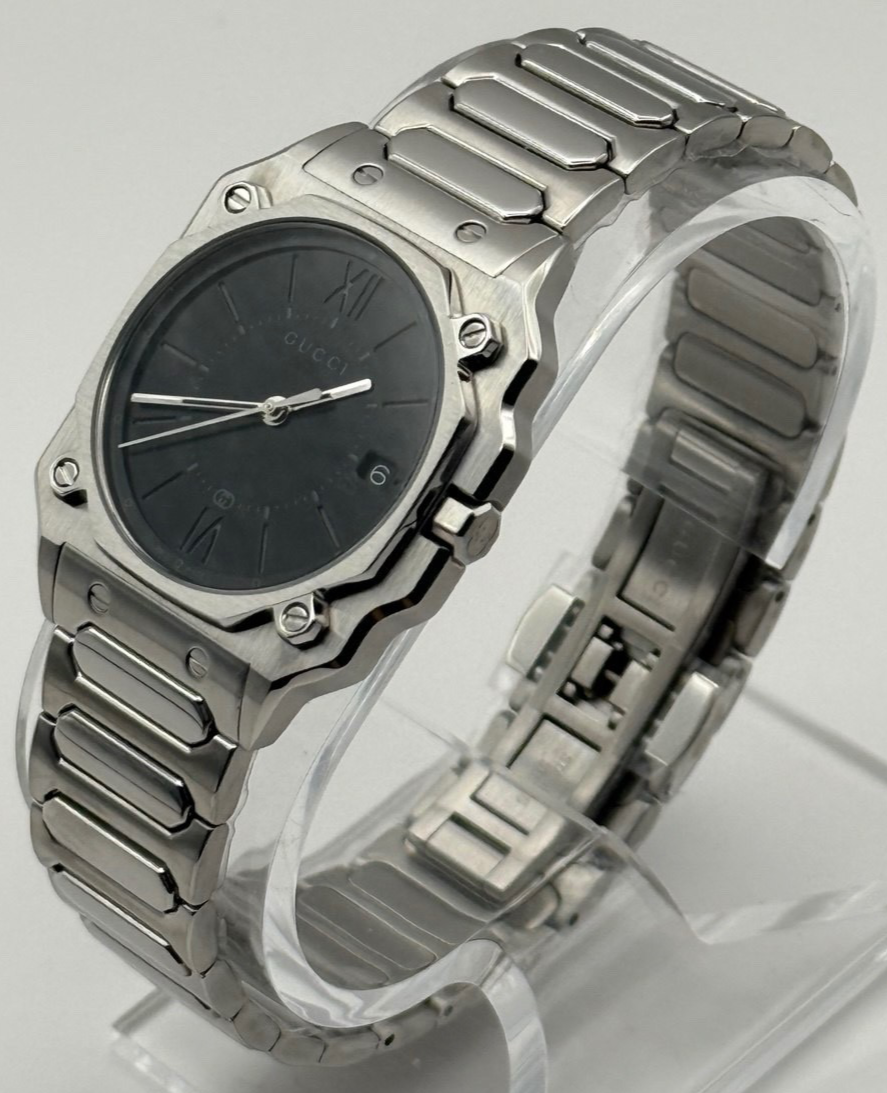 Gucci G-Flat 30mm Black Dial Stainless Steel Bracelet Watch