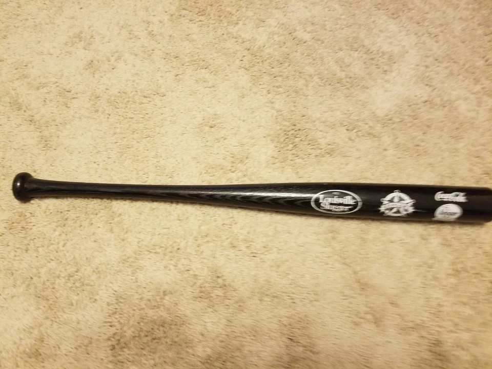 Ivan Pudge Rodriguez Louisville Slugger Promotional Bat Texas Rangers AL MVP HTF - Image 3 of 4