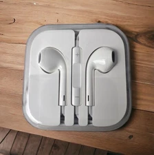 Apple EarPods A1472 3.5mm w/ Remote In Ear Canal Headset Original Headphones