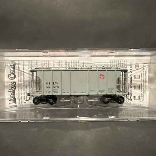 Coche Kadee 8211 Milwaukee Road #98925 PS-2, 2 bahías, 2003 CU FT, PS-2 cubierto | Zustand: New