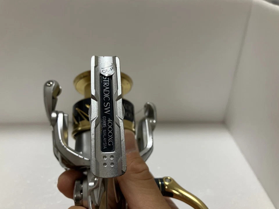 Carrete giratorio de engranajes Shimano 18 Stradic SW 4000XG 6.2:1 JAPÓN - Imagen 2 de 4