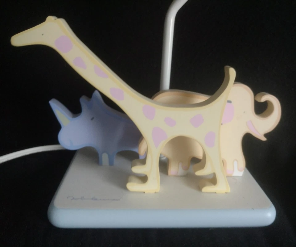 LÁMPARA INFANTIL Carter's John Lennon Real Love con pantalla blanca Foto 2 de 3