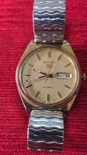 Vintage Seiko 5 Automatic Mens Watch. 6309-894M. Cosmetically good condition.
