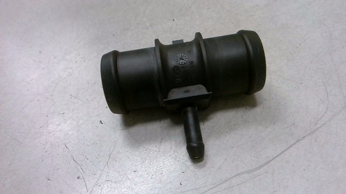 Flansch Stutzen Verbinder Kühlerschlauch 1K0121087D VW Golf Variant 1.4