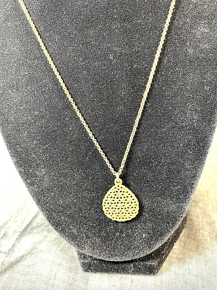 Collar Colgante Lágrima Encaje Tonificado Dorado Antiguo Marca Lucky 20" Ajustable Foto 2 de 4