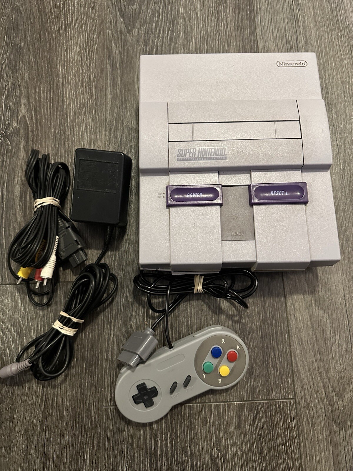Super Nintendo Entertainment System SNES Home Console Gray W/ Controller SNS-001
