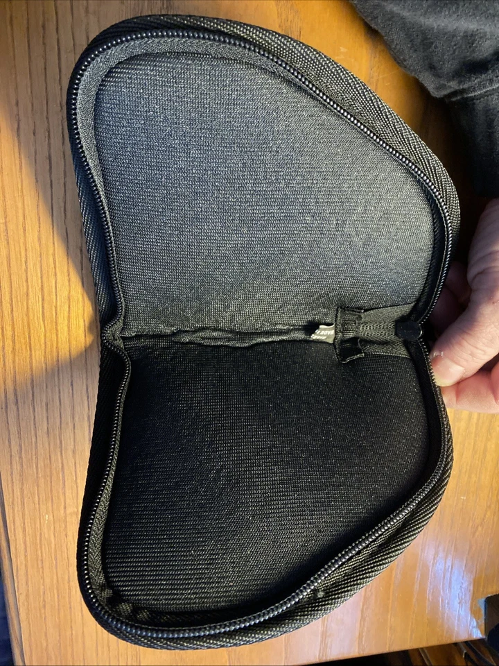 Factory Ruger Subcompact Semi-automatic LCP .380 Zippered Black Soft Pistol Case - Image 4 of 4