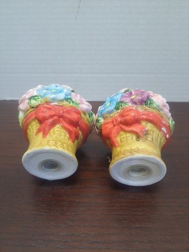 Vintage Flower Basket Salt And Pepper Shaker Set - Picture 8 of 14