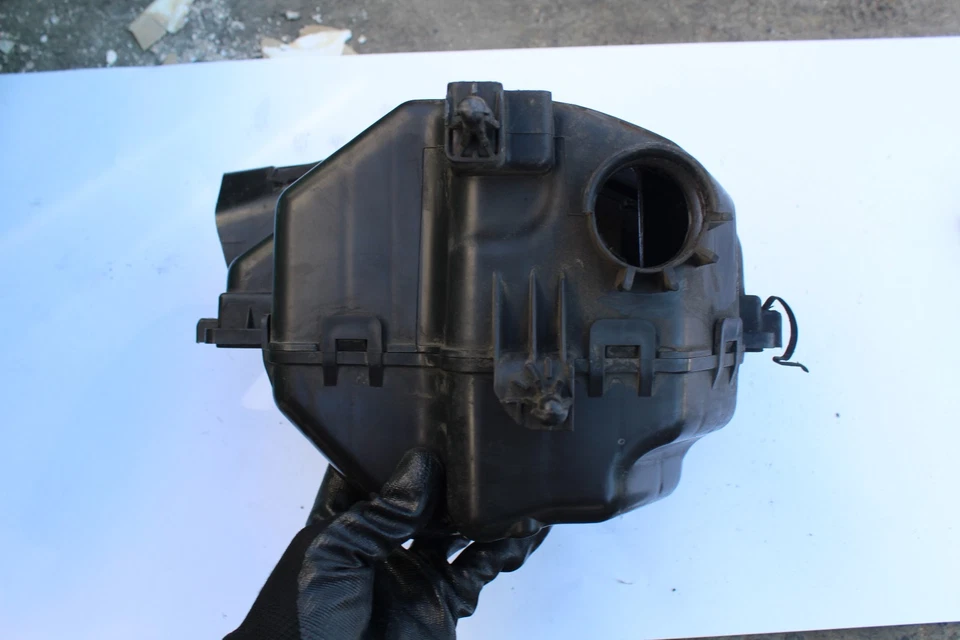 Infiniti G35 2003-2004 sedán filtro de aire montaje de caja K2883 Foto 3 de 4