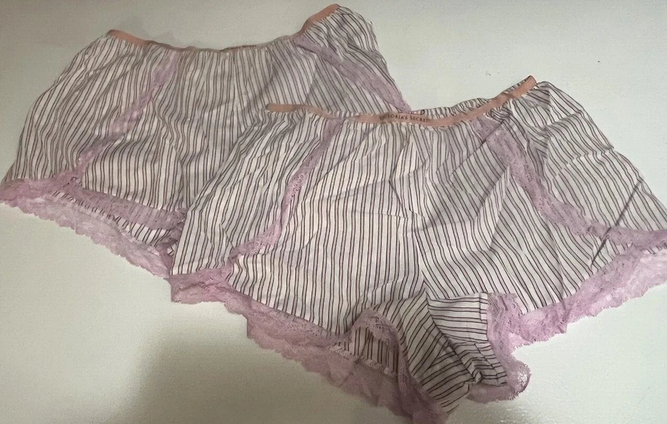 DOS (2) de Pantalones Cortos para Mujer VICTORIA'S SECRET Rayas Lavanda Encaje Prendas para Dormir Nuevos con Etiquetas Foto 3 de 4