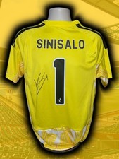 Hand Signed VILJAMI SINISALO Celtic Football Goalkeeper Shirt - Proof