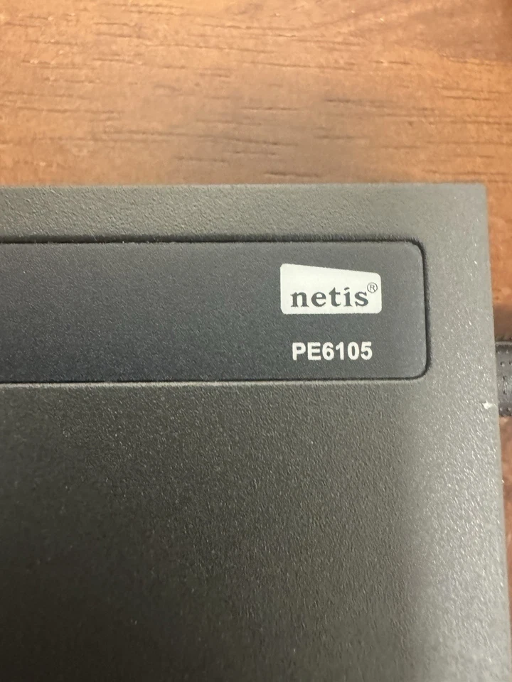 5 Port 10/100Mbps Fast Ethernet PoE Switch PE6105 - Image 2 of 4