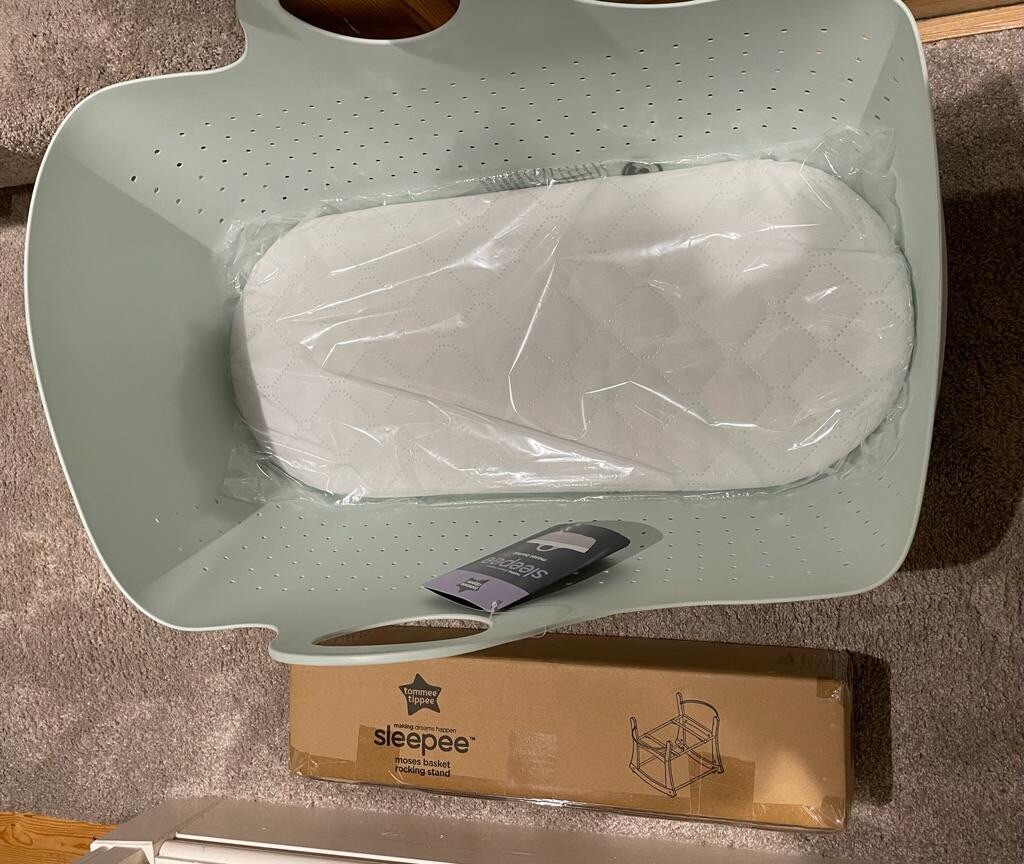 Tommee Tippee Baby Moses Basket Sleepee and Rocking Stand Mint Green eBay