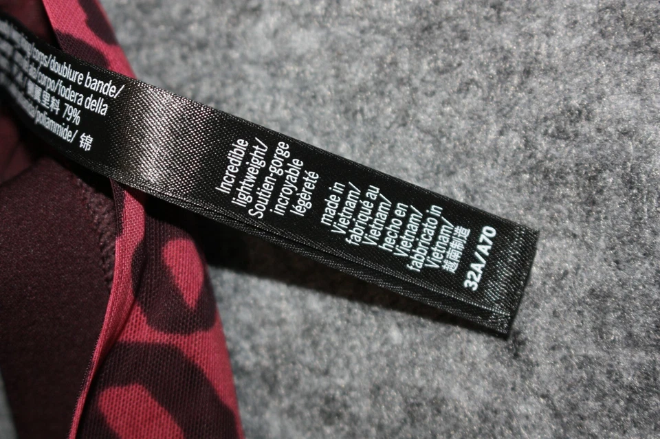 THE INCREDIBLE LIGHTWEIGHT BY VICTORIA SPORT BRA 32A Red Animal Print - Image 3 of 3