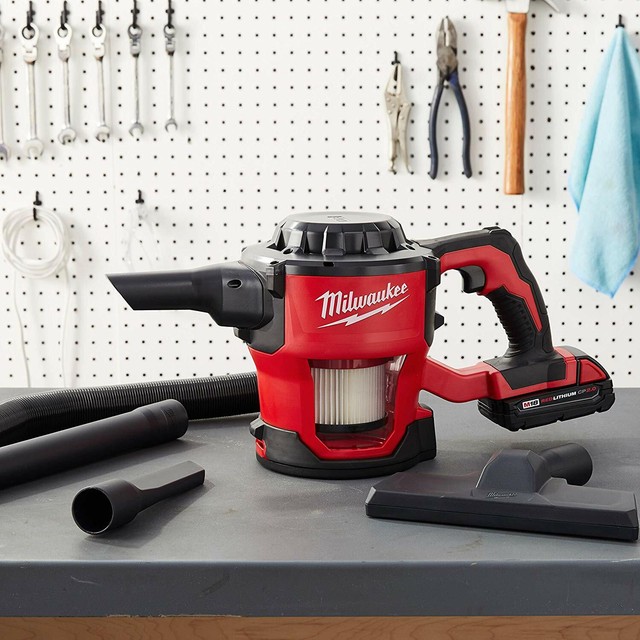 Milwaukee 088220 M18 Lithium Ion Cordless Compact 40 CFM Hand Held