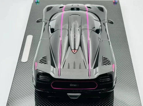 1/18 MCM Koenigsegg Agera One:1 Carbon/Pink Limited Edition 30pcs - Picture 3 of 7