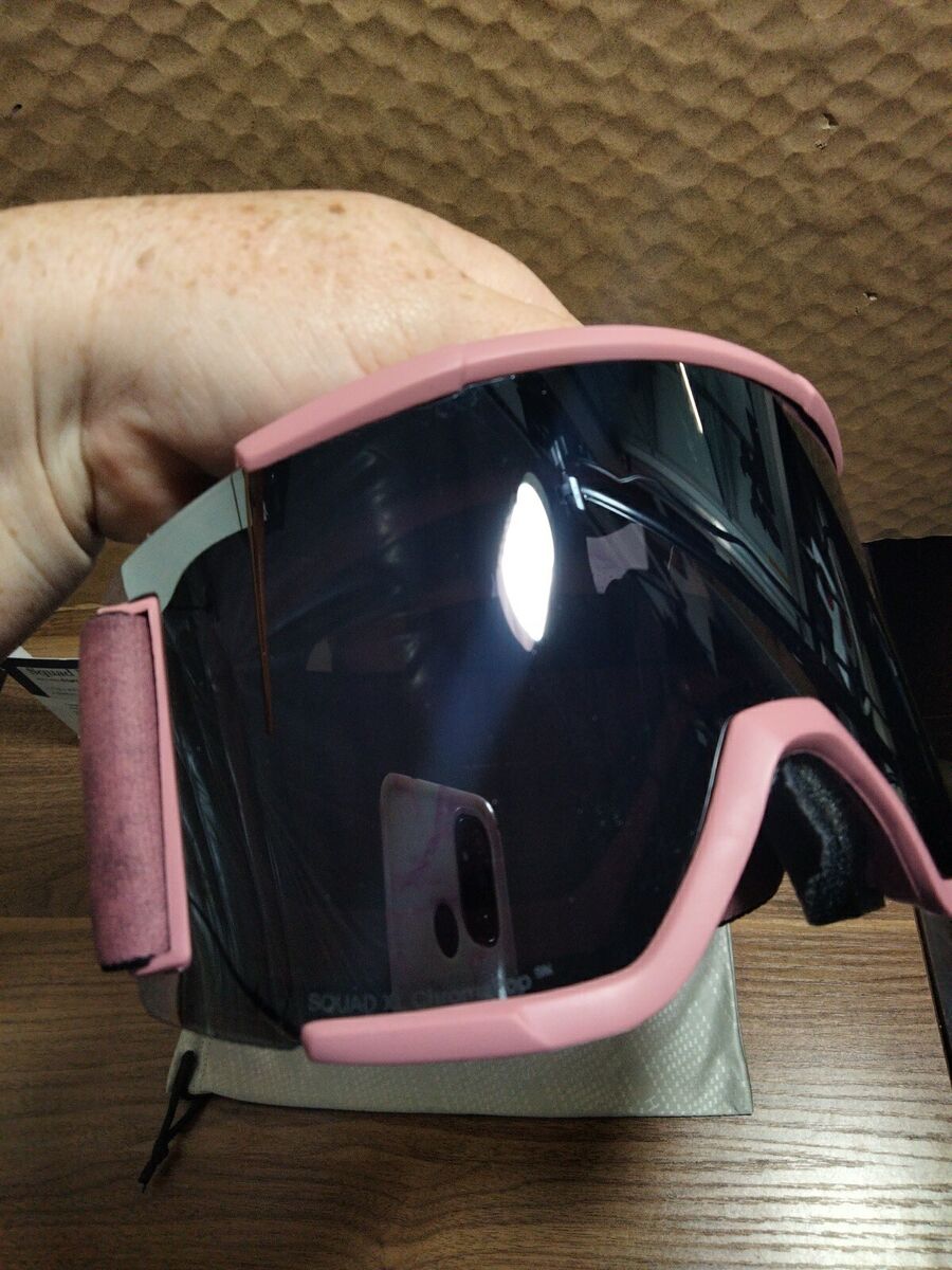 Smith Squad XL Snow Goggles Chalk Rose Bleached ChromaPop Smith Squad XL Snow Goggles Chalk Rose Bleached ChromaPop