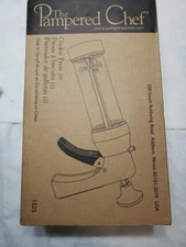 THE PAMPERED CHEF Cookie Press #1525 16 Discs Designs w Instructions. BRAND NEW 