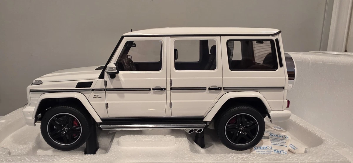 AUTOart Mercedes-Benz 1:18 Scale Contemporary Manufacture Diecast