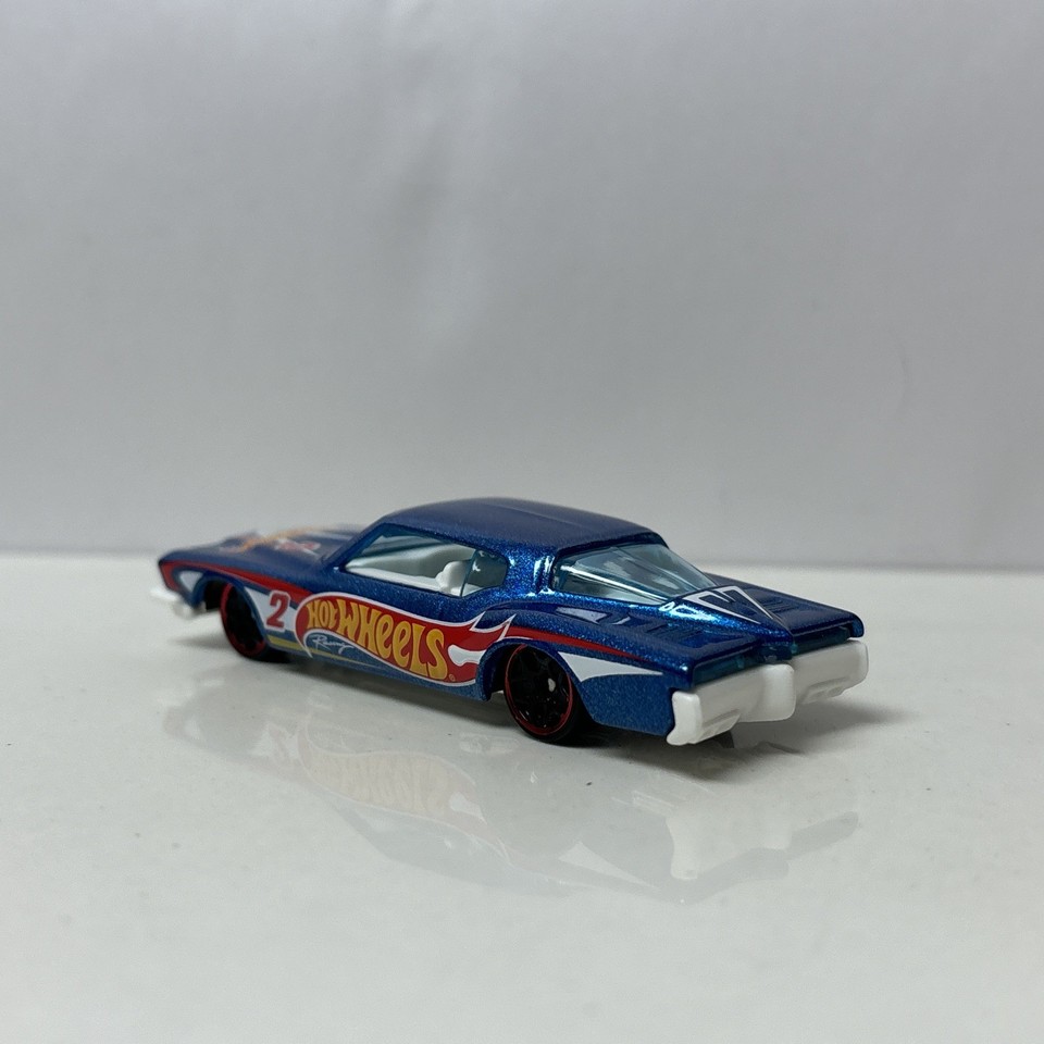 71 Riveira 1971 71 Buick Riviera Boattail Collectible 1/64 Scale Diecast Diorama ...