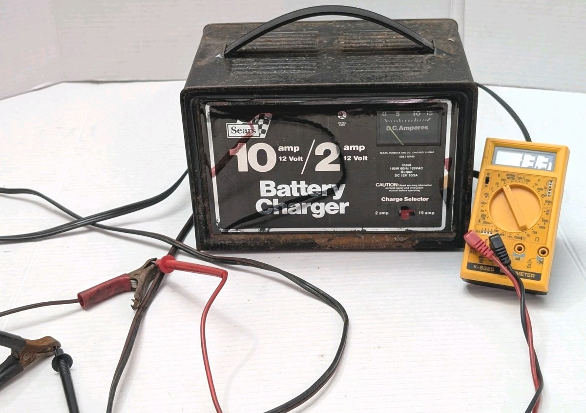 VINTAGE Sears 2/10 amp 12-volt Battery Charger Works