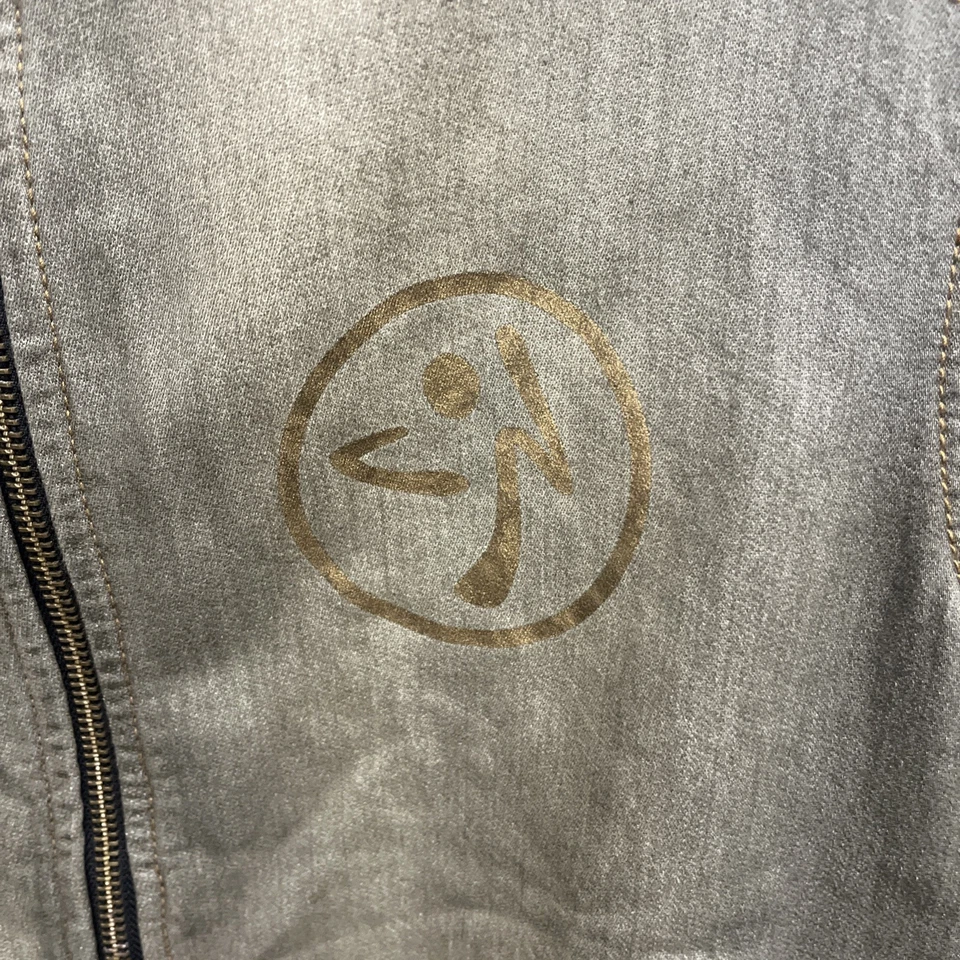 Chaqueta de bombardero para mujer verde oliva Zumba Wear World Tour denim con cremallera talla grande Foto 2 de 4