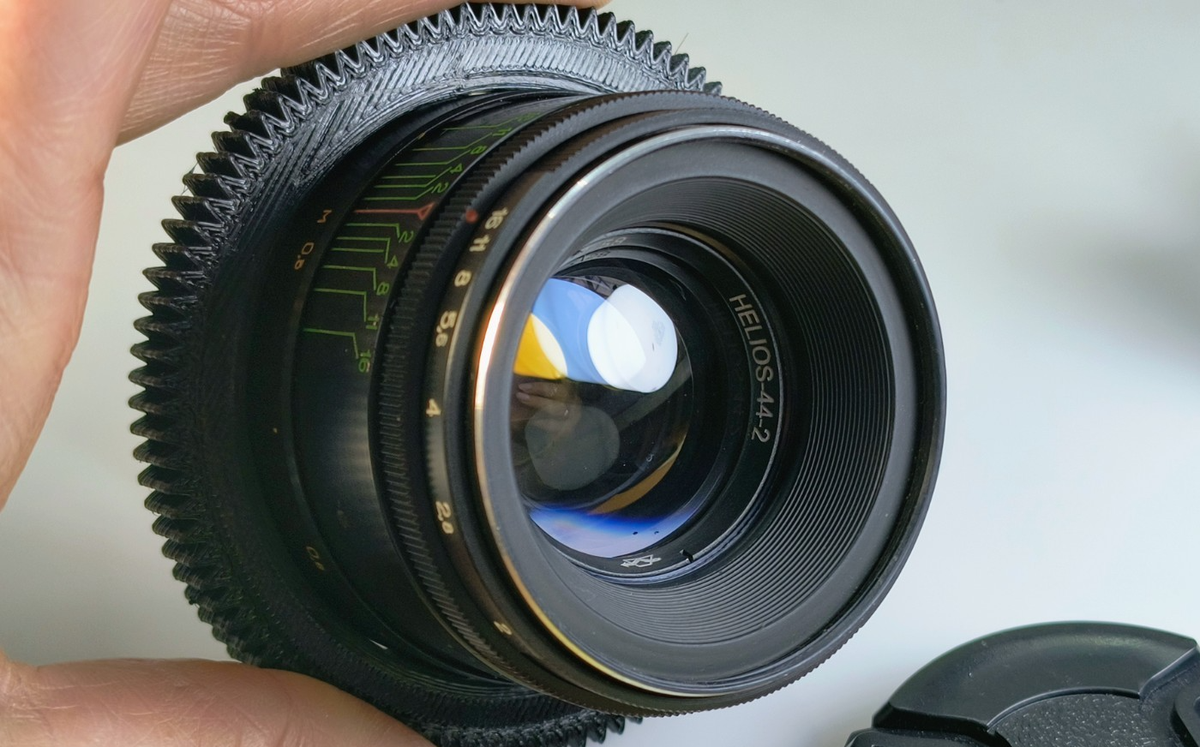 Helios 44-2 58mm f2 KMZ Swirly Bokeh Vintage lens Manual Focus M42