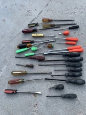 SCREWDRIVER LOT PHILLIPS & SLOTTED 30-PIECES