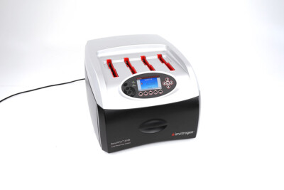 Thermo Invitrogren Benchpro 4100 Western Card Processing Station (2012)