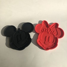 Disney Mickey  Minnie Mouse Silicone Trivets /molds 2 Pack Kitchen Decor Tools