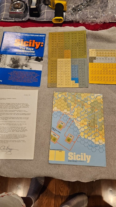 Strategy and Tactics magazine no 89 - Sicily The Race for Messina unpunched