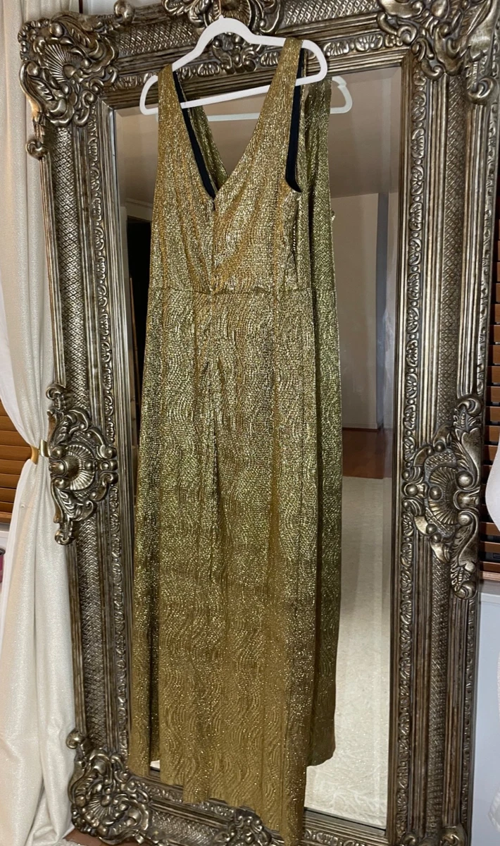 green emerald velvet dress Maria