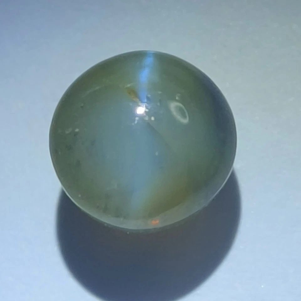 1.37Cts NATURAL HONEY COLOR CHRYSOBERYL CATSEYE - Image 3 of 4