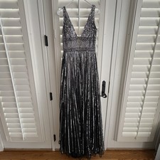 MAC DUGGAL Plunge Neck Sequin Beaded Stripe Gown Black Silver Size 2 $598 NWT