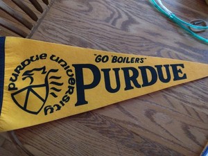 Purdue vintage pennant, NM, full size, sharp tip
