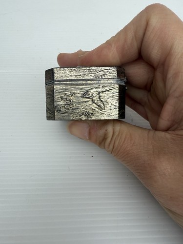 Vintage Japanese Mini Trinket Box Metal Hinged Lid Collectable Metalware - Picture 5 of 11