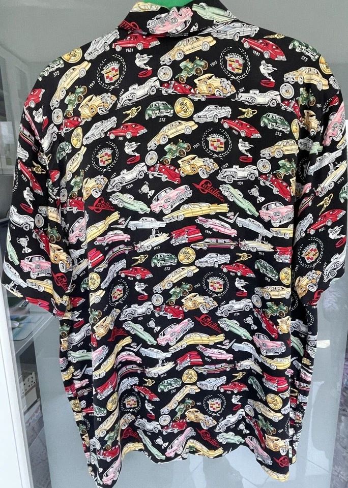 CAMISA DE CAMPAMENTO UNISEX DE SEDA NICOLE MILLER TALLA L/EDICIÓN LIMITADA ESTAMPADO DE COCHE CADILLAC Foto 2 de 4