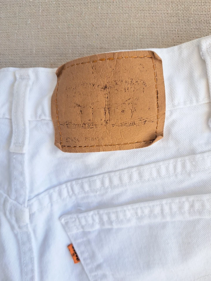 Vtg Levi's 954 Jean Shorts 7  White Orange Tab High Rise Cuffed Shorts USA W26" - Image 2 of 4