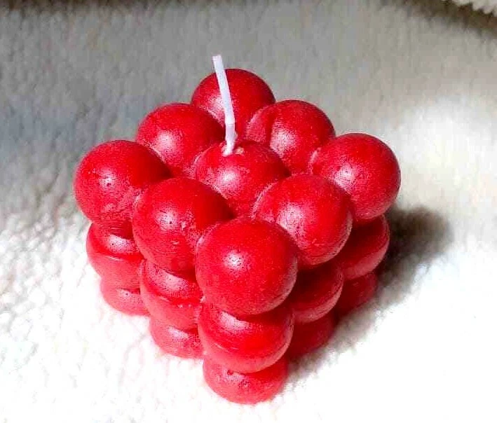 2 PIEZAS Vela en forma de cubo de burbujas Regalo de Navidad Decoración del hogar Cera de parafina Vela roja Foto 3 de 4