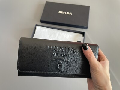 Prada Geldbörse Neu mit Etikett: Saffiano Leder