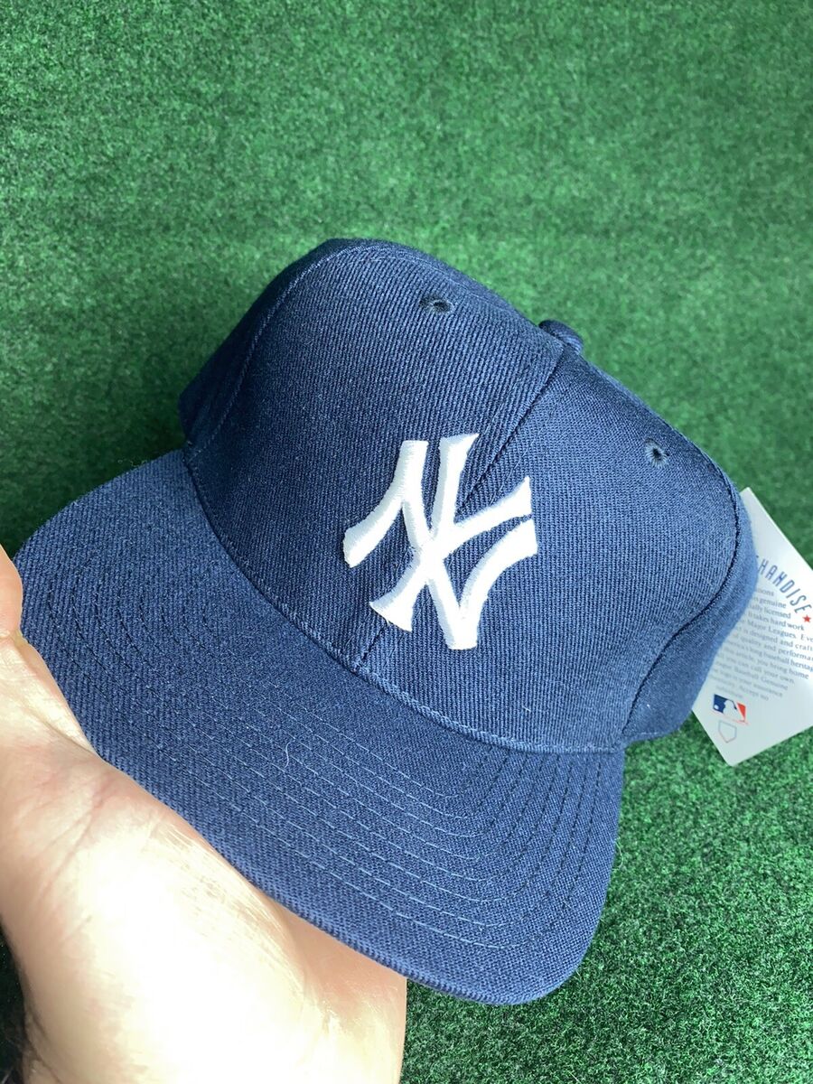 Vintage 90s New York Yankees Fitted Hat Size 7 1/8 Genuine Merchandise MLB